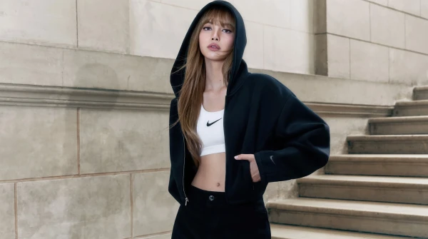 Lisa Nike Sportswear 5K